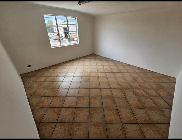 264M² FACTORY TO LET IN ANDERBOLT